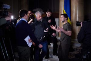 Володимир Зеленський: Світ уже розуміє, що Президента РФ треба саджати за стіл перемовин, поки з ним готові говорити